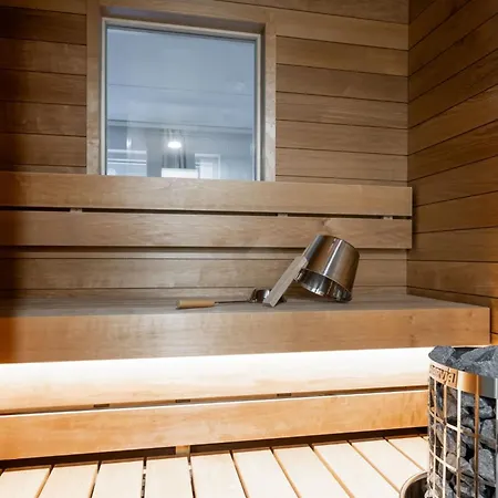Urban Executive - 3bdr - Sauna - Free Parking Apartmán