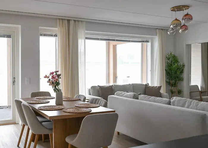 Urban Executive - 3bdr - Sauna - Free Parking *