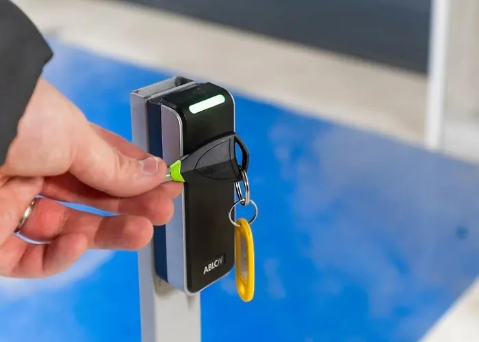 Urban Executive - 3bdr - Sauna - Free Parking Apartament *